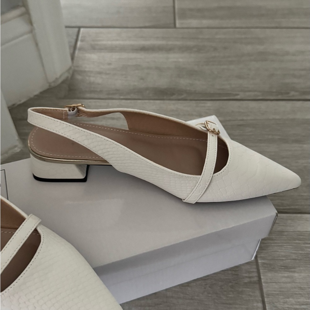 Elegant White Slingback Women's Shoes